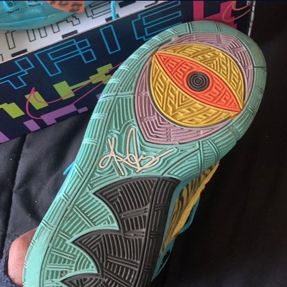 Kyrie 6 Oracle Aqua - Picture 6 of 6